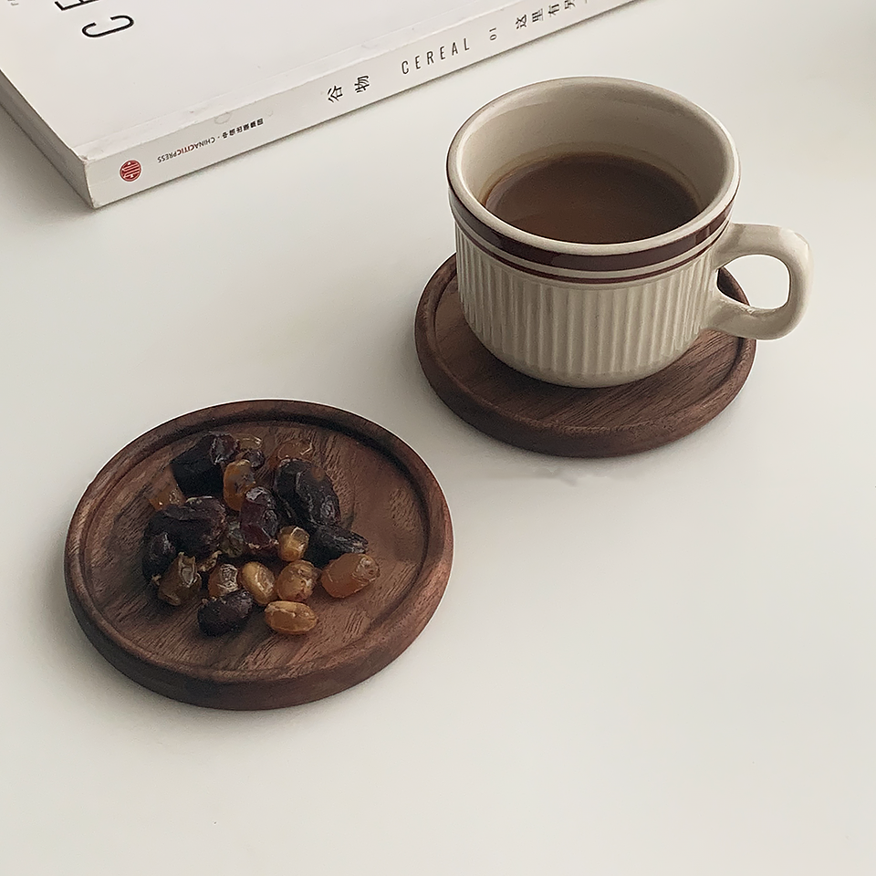 Japanese Walnut Wooden Coaster – Natural Insulated Drink & Dessert Tray